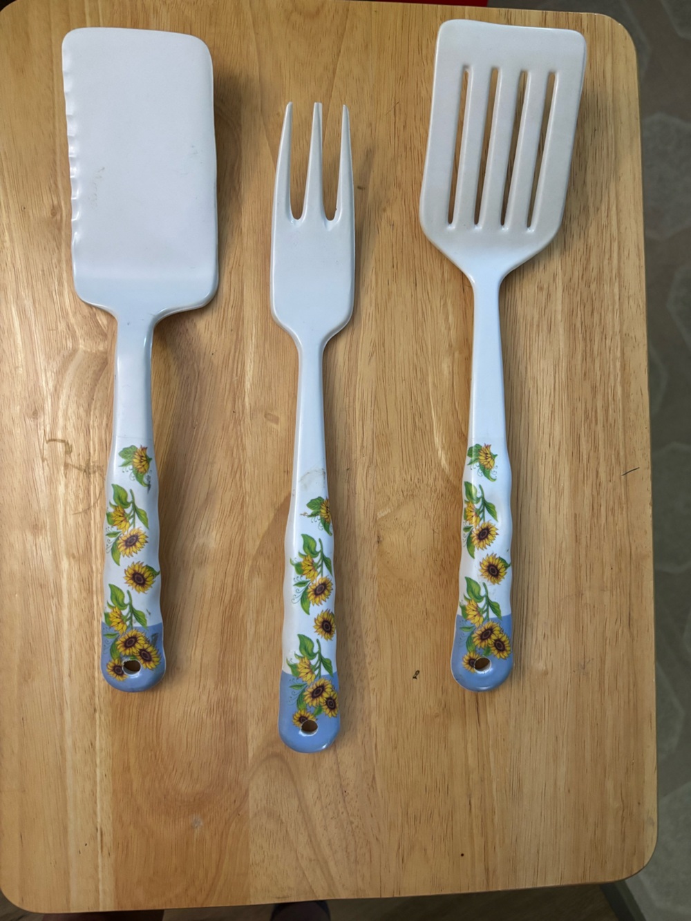 Sunflower Ceramic-Handle Serving Utensil Set - White and Yellow